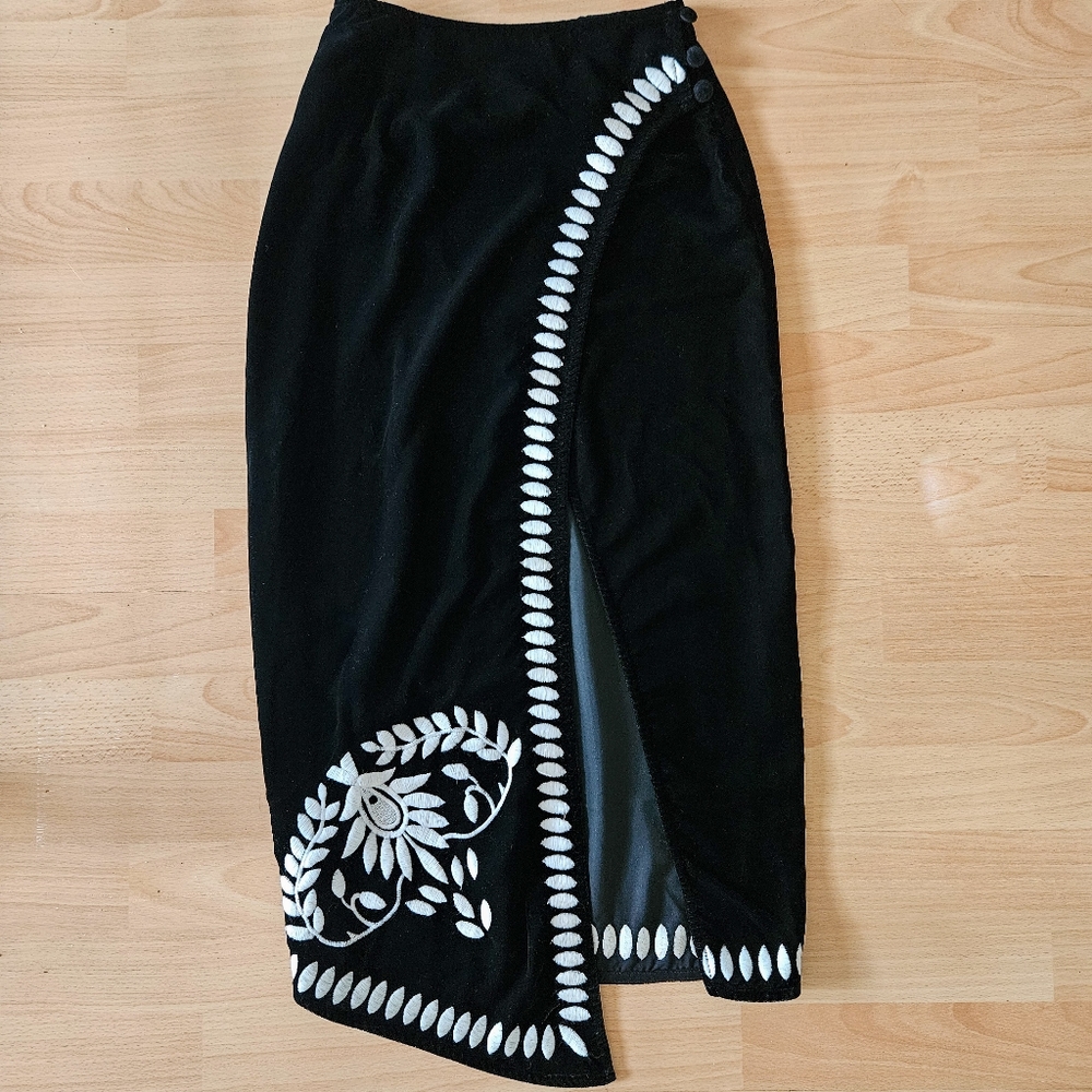 Dylanlex Wrap Skirt - Picture 7 of 10
